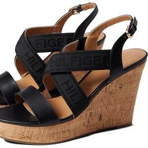 TOMMY HILFIGER black wedge sandals. In perfect condition. Size 7.5.